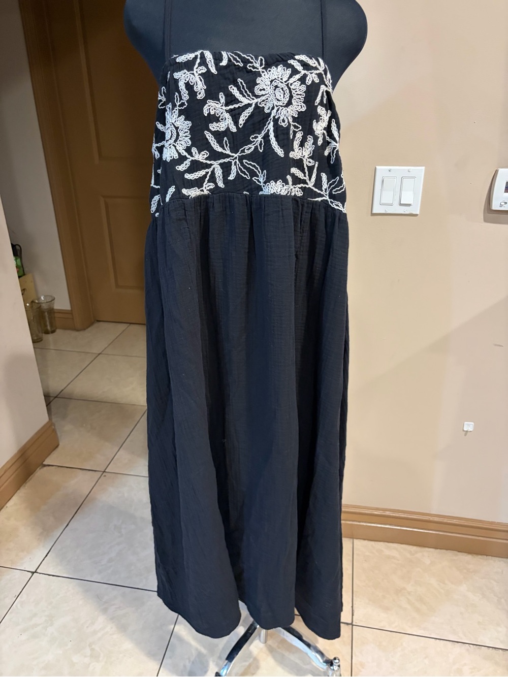 Ava & Viv Black Maxi Dress with White Floral Embroidery